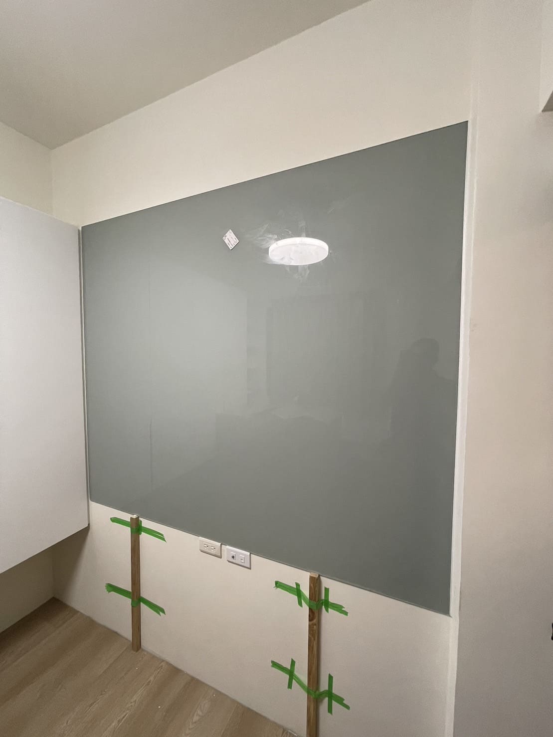 5*6尺灰色烤漆及洗衣機防雨隔板玻璃含護邊條